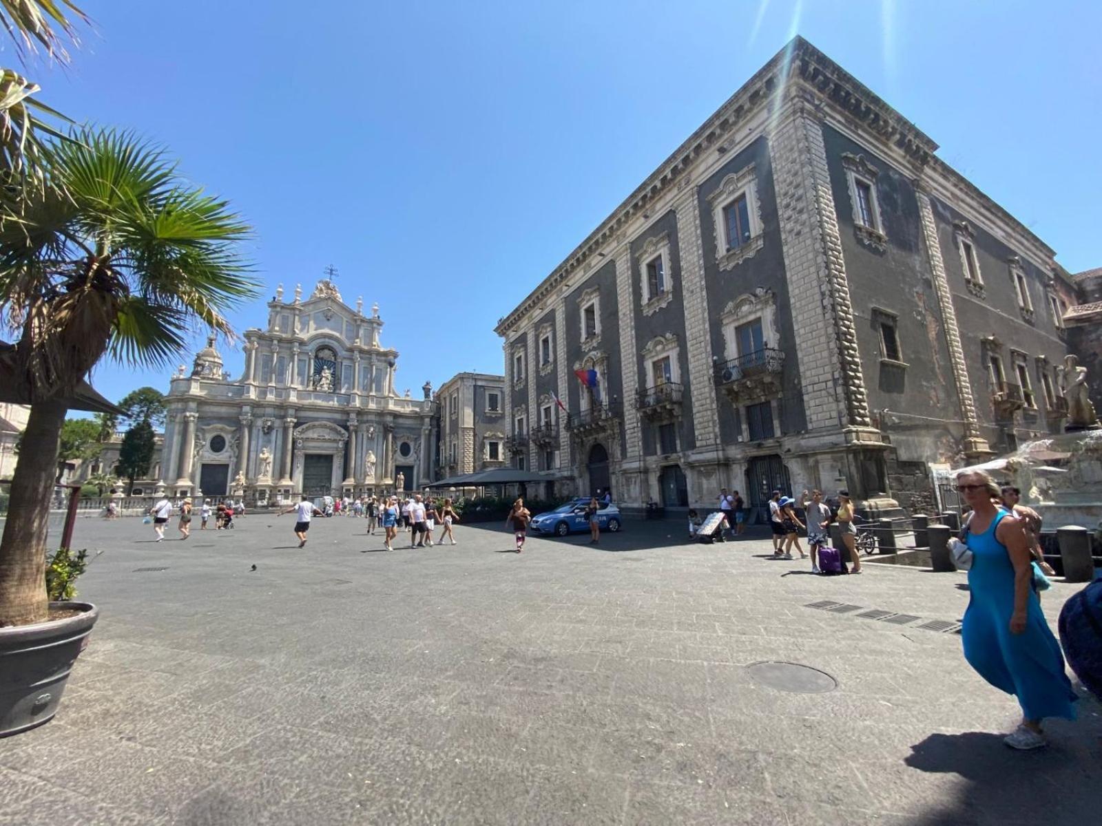 Art In Center Panzió Catania-Fontanarossai nemzetközi repülőtér Kültér fotó