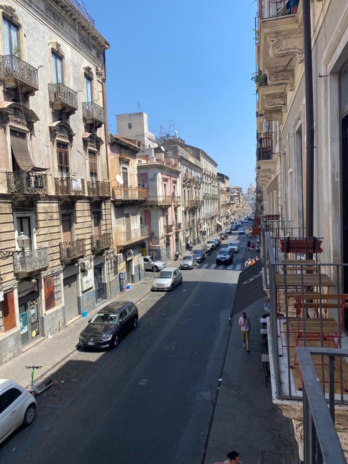 Art In Center Panzió Catania-Fontanarossai nemzetközi repülőtér Kültér fotó