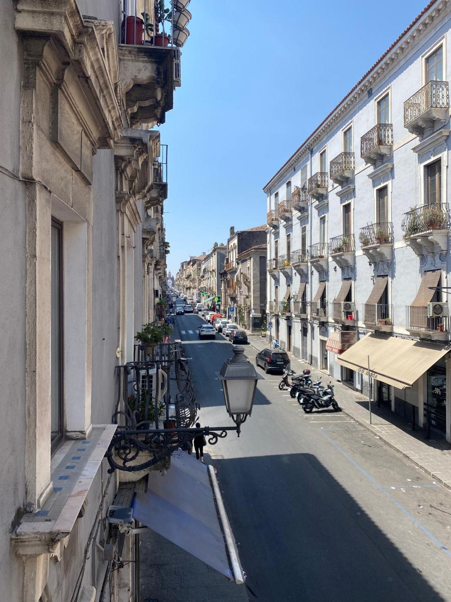 Art In Center Panzió Catania-Fontanarossai nemzetközi repülőtér Kültér fotó